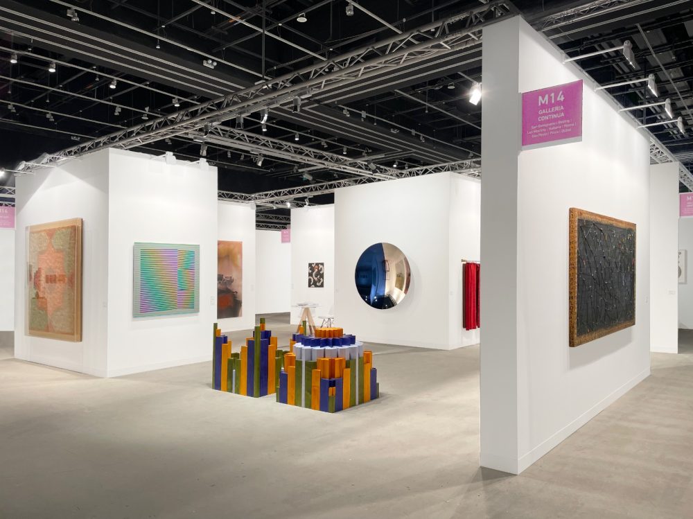 Lo stand della galleria Continua ad Abu Dhabi Art Fair 2022