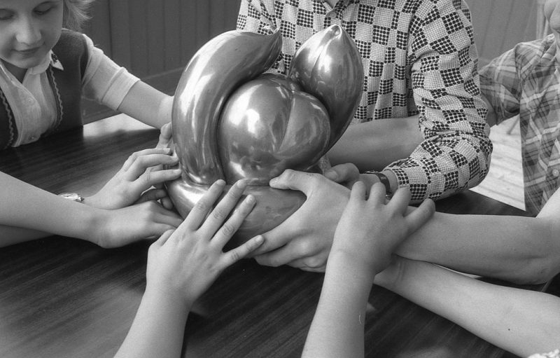 Maria Bartuszova Kladek, 2° Simposio di scultura per bambini ciechi e ipovedenti 1983, stampato nel 2022 ©Gabriel Kladek