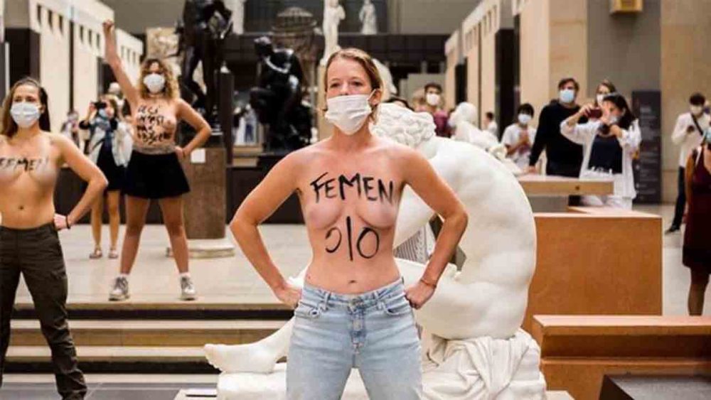 Protesta del gruppo Femen al Museée d'Orsay