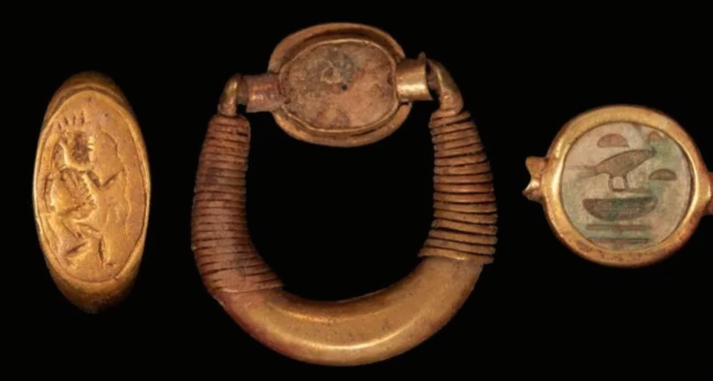 Gli anelli trovati nella necropoli di Tell El-Amarna (foto Ministry of Tourism and Antiquities Egypt)