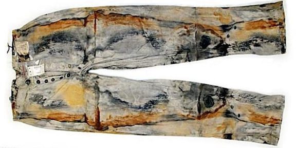 I jeans recuperati dopo il naufragio del 1857 (foto Holabird)