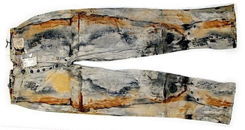 I jeans recuperati dopo il naufragio del 1857 (foto Holabird)