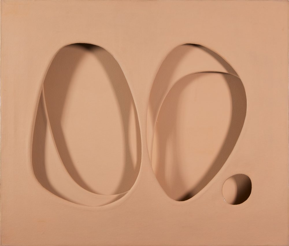 Paolo Scheggi, Zone riflesse, 1963, Acrilico rosa su tre tele sovrapposte, 60 x 70 x 6 cm, Collezione Franca e Cosima Scheggi, Milano