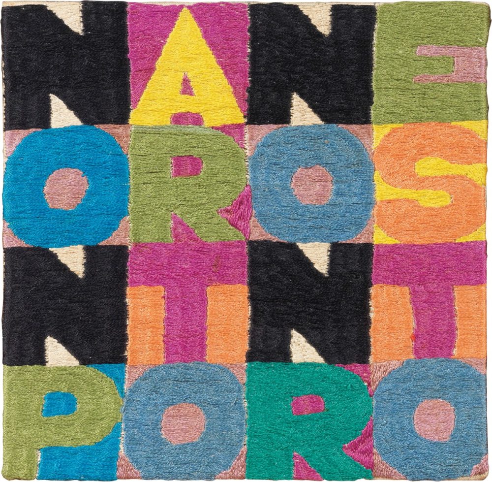 Alighiero Boetti - Non parto non resto, cm. 17x17, ricamo su tessuto teso su tavola, 1978 Stima euro 35.000/55.000 aggiudicato a euro 131.650