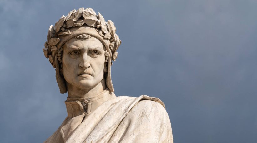 La statua di Dante a Santa Croce, a Firenze
