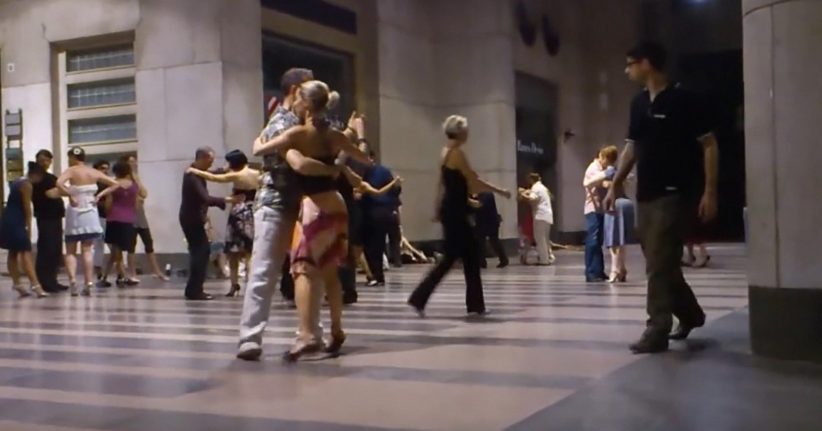 Tango Illegale, Piazza Affari, Milano, agosto 2011