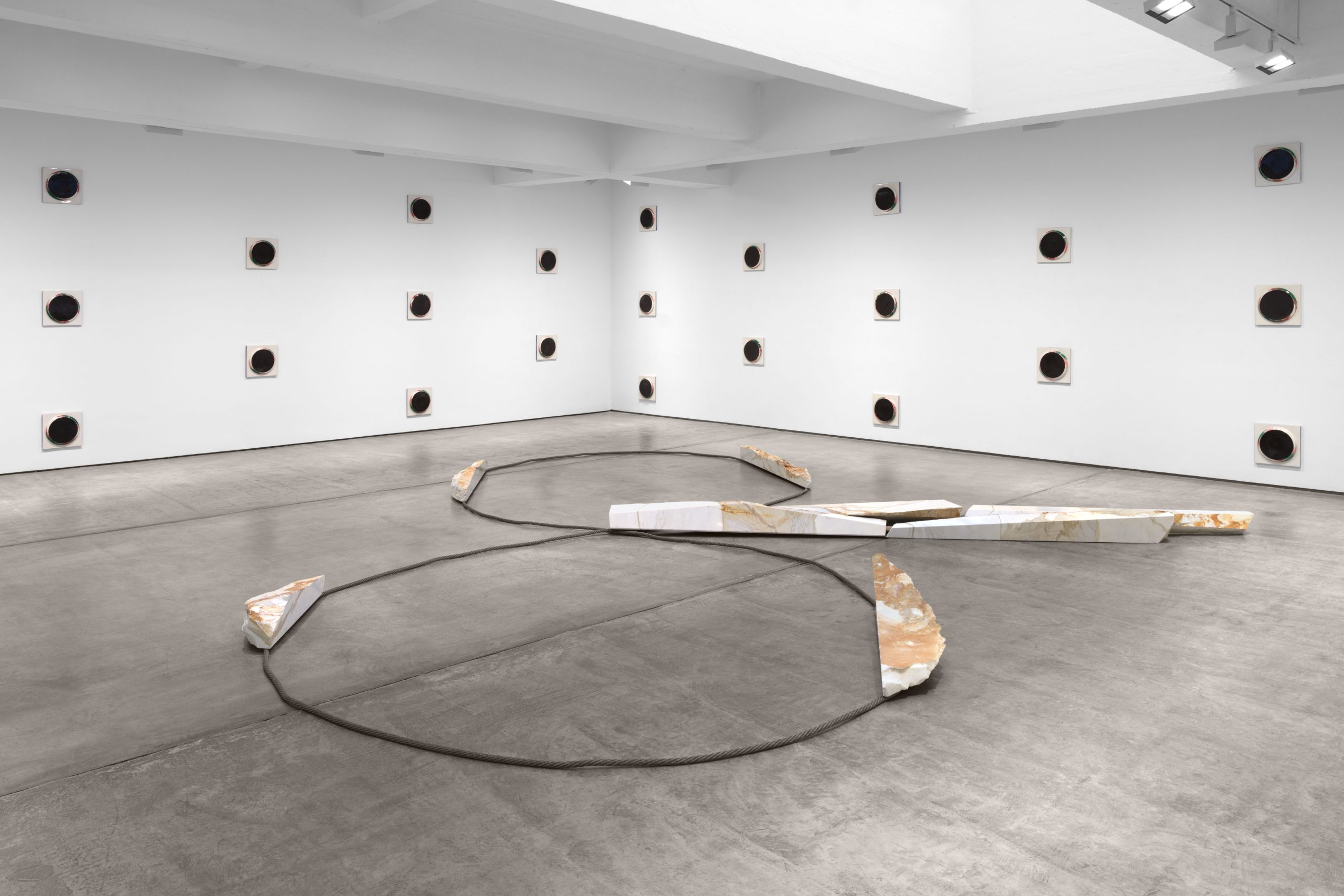 ArtsLife @New York 2023: Luciano Fabro alla Paula Cooper Gallery. Le foto