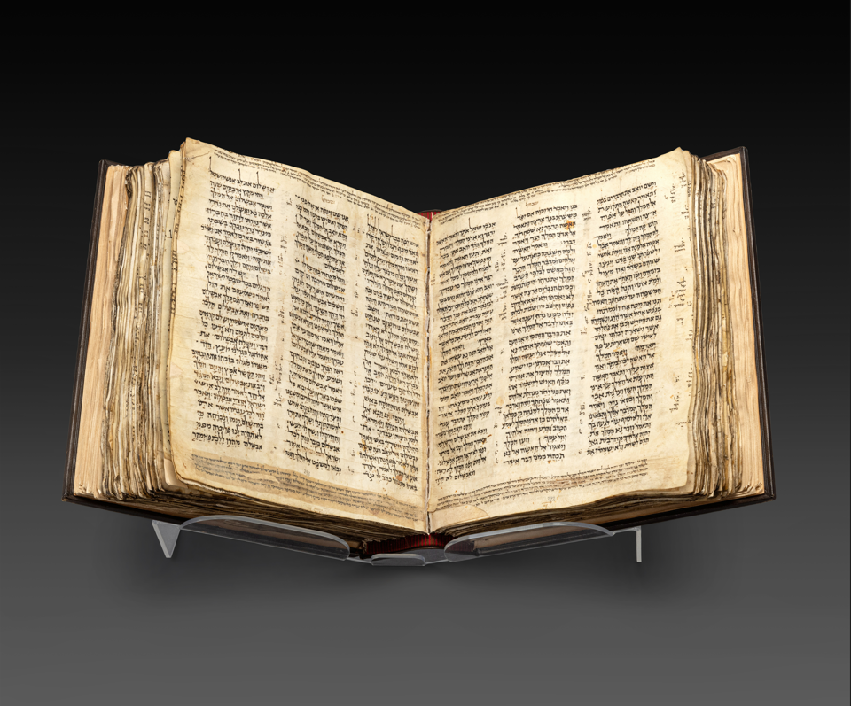 Sotheby’s. Venduta per 38 milioni la Bibbia ebraica più preziosa di sempre