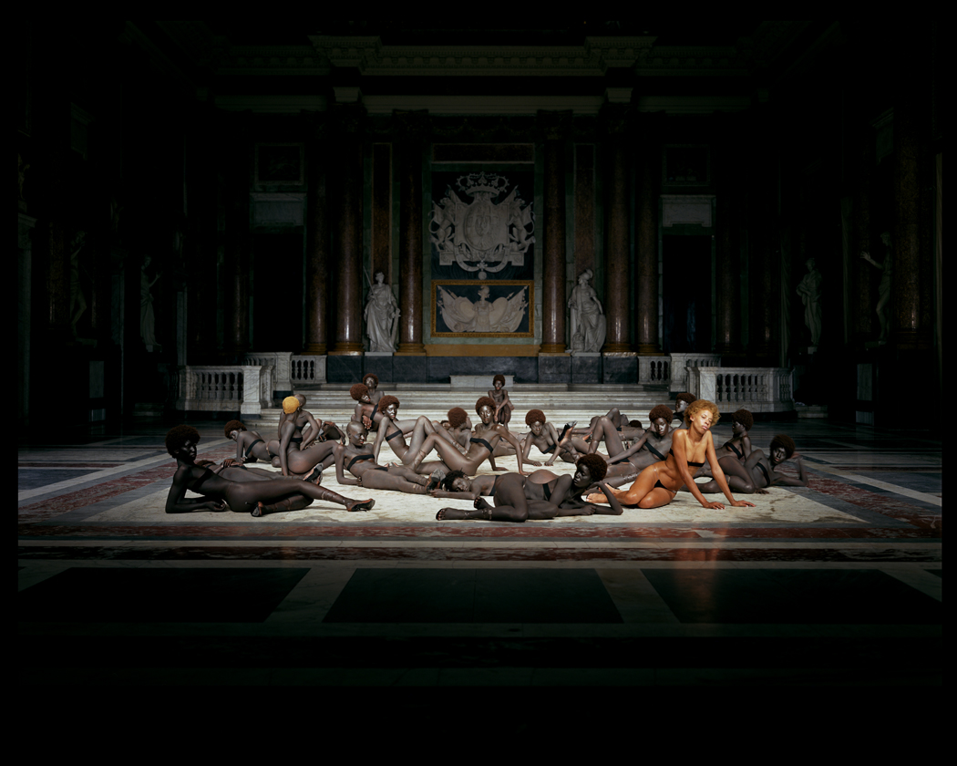 Le statue viventi di Vanessa Beecroft