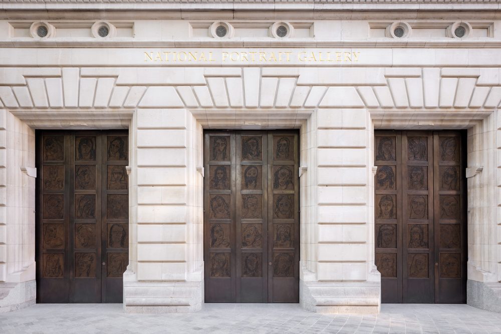 La nuova porta d'ingresso disegnata da Tracey Emin. Photo Olivier Hess