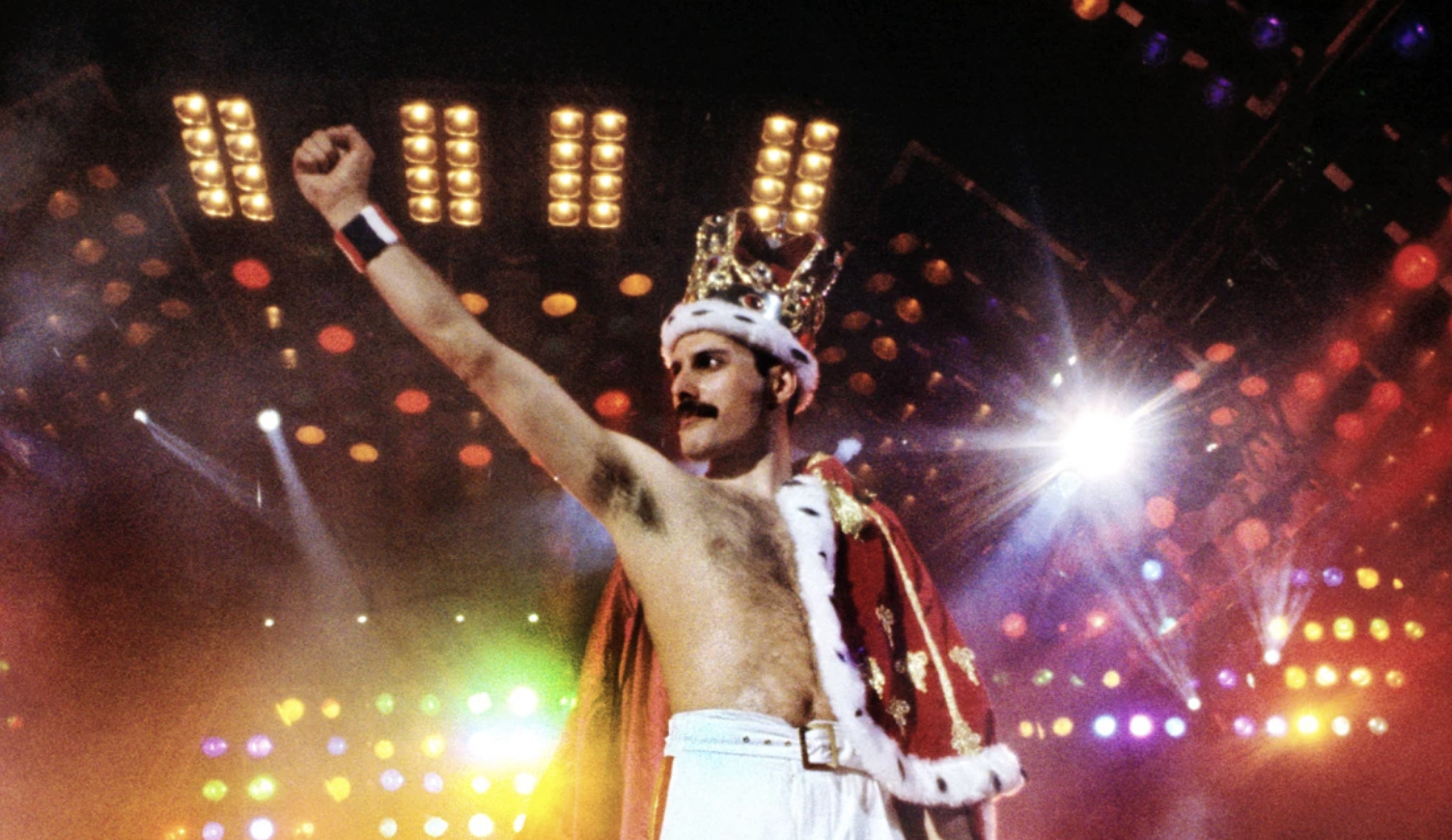 15,4 milioni di dollari per l’asta (epica) di Freddie Mercury da Sotheby’s