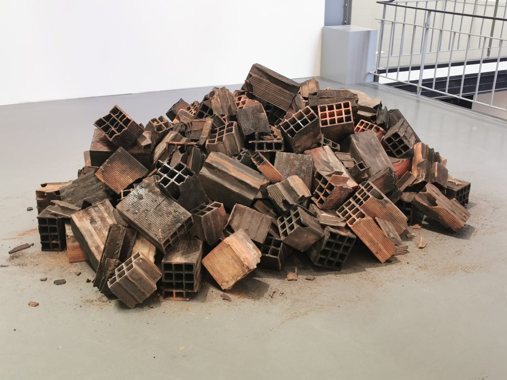 Un'installazione di Luisa Cunha in mostra al MAAT