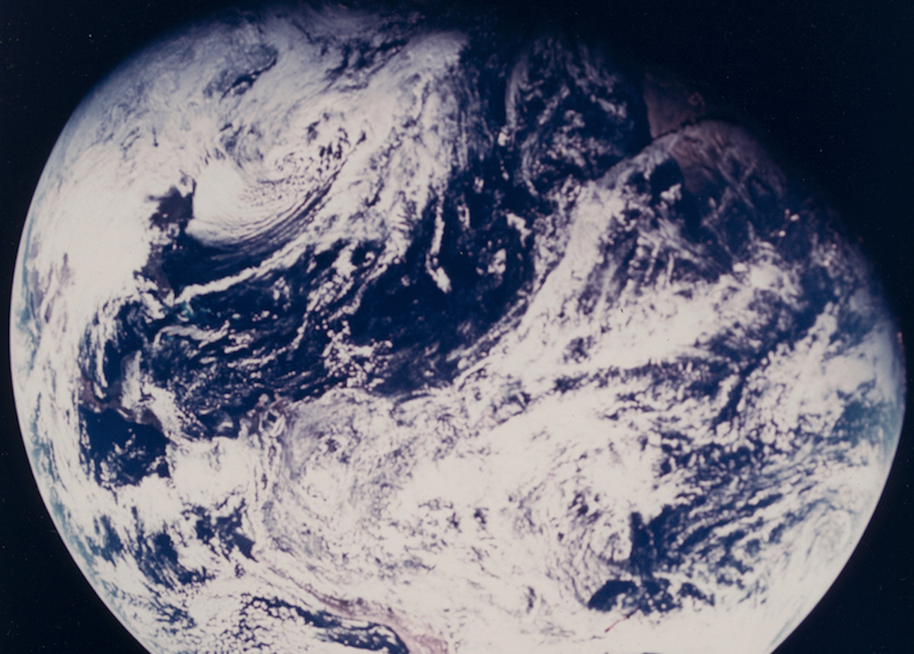 Stregati dalla luna. Fotografie iconiche delle prime missioni NASA all’asta online da Dorotheum