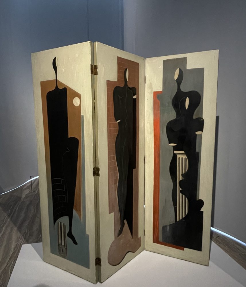Francis Bacon, Painted Screen, 1929, installation view, photo by Arianna Lasca