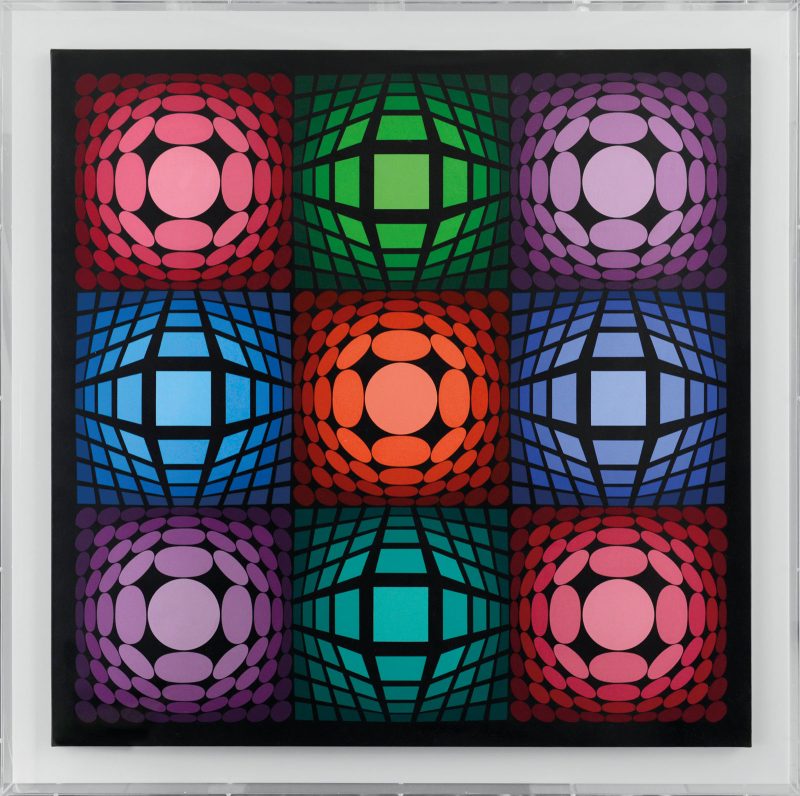 lotto 65 VICTOR VASARELY [Pecs 1906 - Parigi 15/03/1997] Cenlik (n° P.1168), 1985 acrilico su tela 116x116 cm, firma in basso al centro, firma, titolo, anno e numero di repertorio al retro, dichiarazione d'autenticità di Pierre Vasarely su foto e corrispondenza mail allegate, entro teca in plexiglas. base d’asta: a richiesta