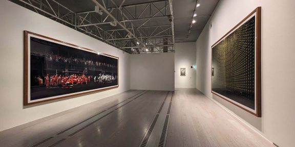 Andreas Gursky, Visual space of today, vista della mostra alla Biennale Foto/industria, Fondazione Mast, Bologna, foto Daniele Capra