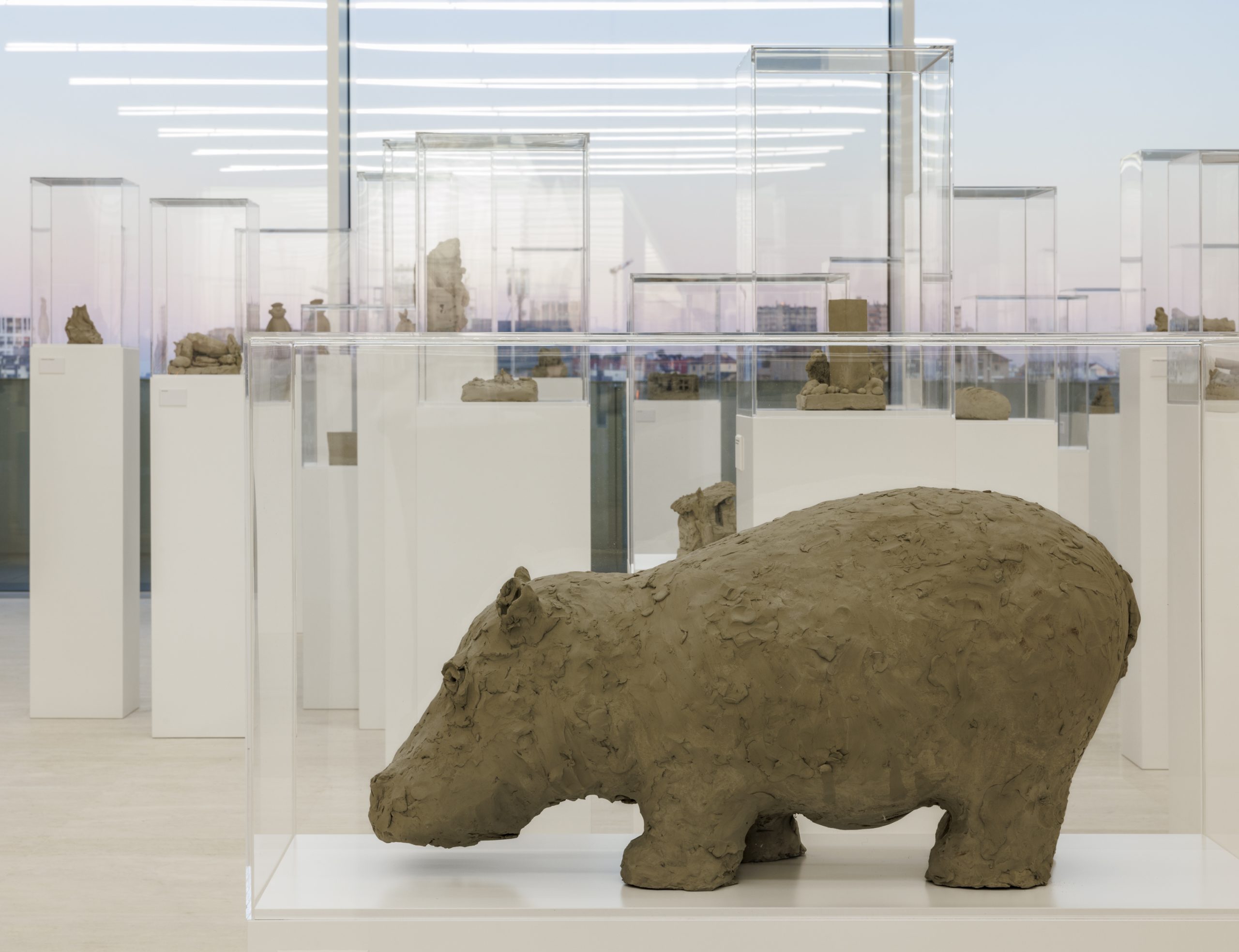 Fischli/Weiss: ecco la nuova installazione di Fondazione Prada a Milano, le immagini