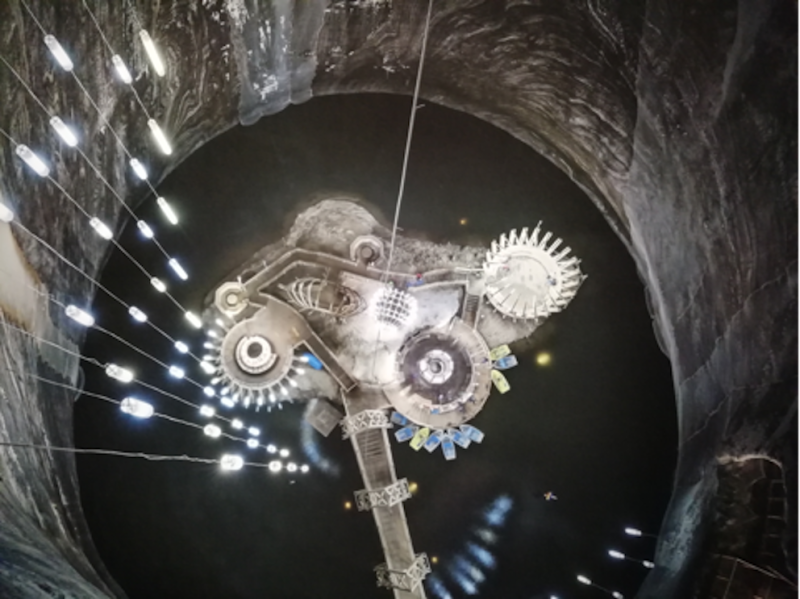 Luca Locatelli, La miniera di sale, a Turda (Romania), trasformata in attrazione turistica, 2022