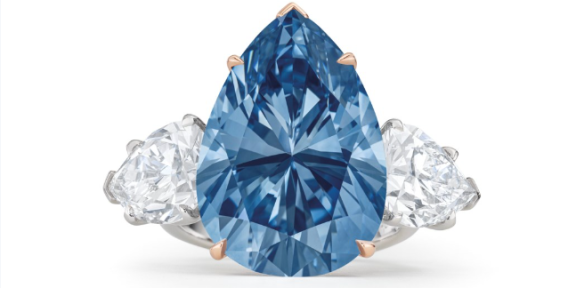 BLEU ROYAL EXCEPTIONAL COLOURED DIAMOND AND DIAMOND RING