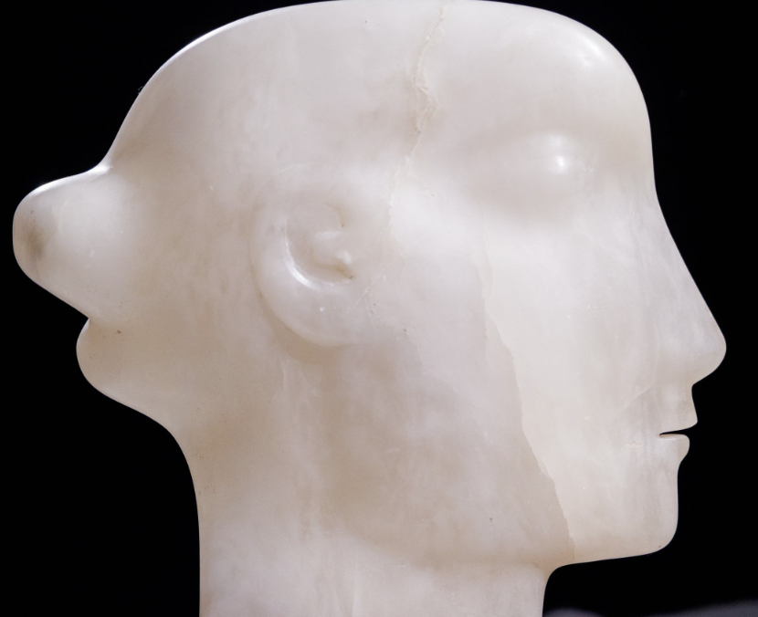 Una testa in alabastro di Henry Moore vola in asta da Sotheby’s a 4,5 milioni