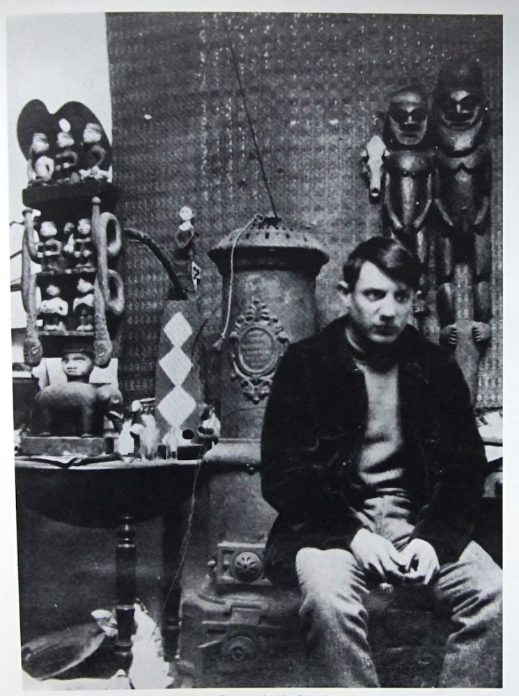 Picasso al suo studio in Bateau-Lavoir nel 1908