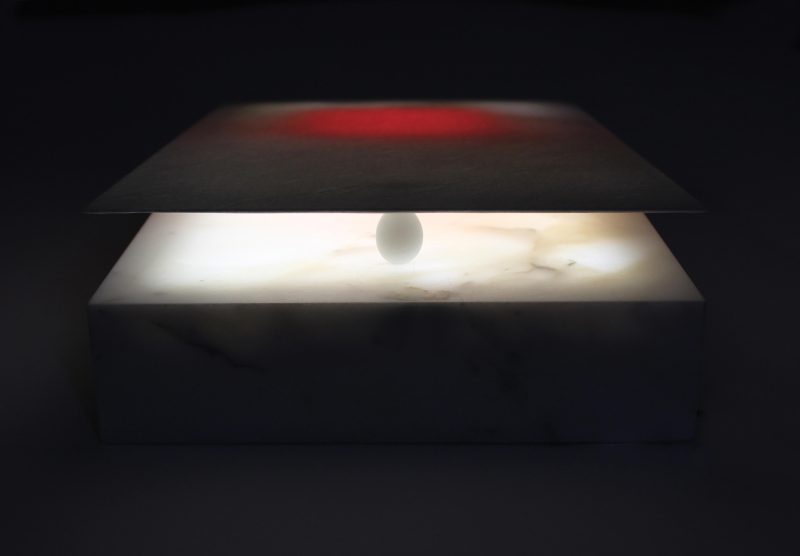 Roberto Rocchi, Rosso sospeso, marmo, led, 2020