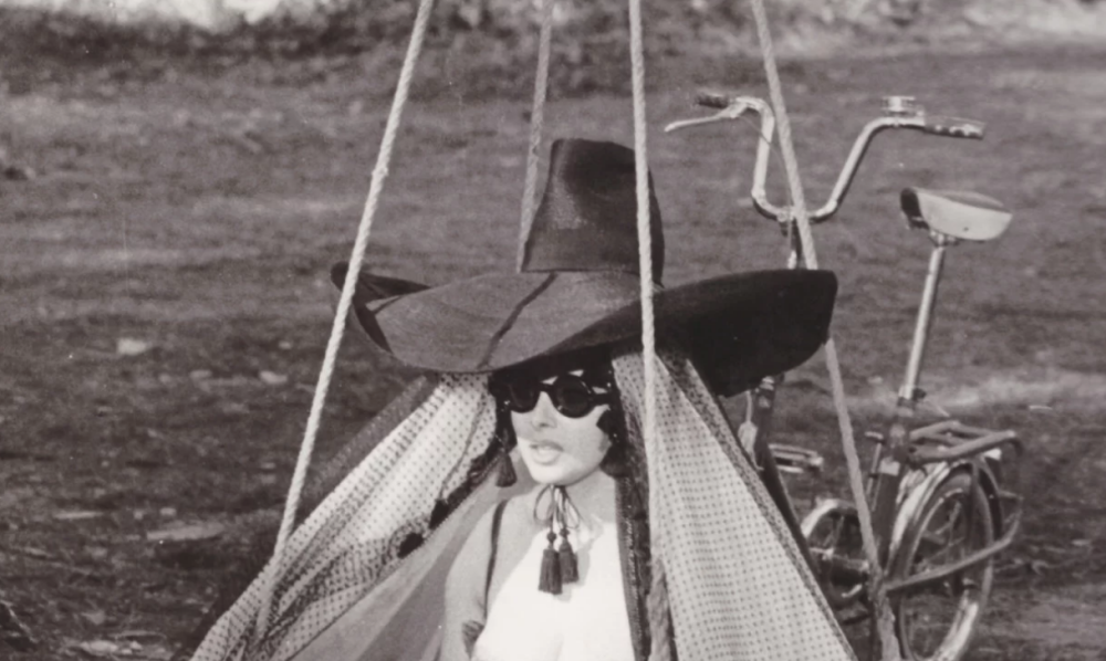 Sandra Milo sul set di Giulietta degli Spiriti, 1965 – Foto Franco Pinna