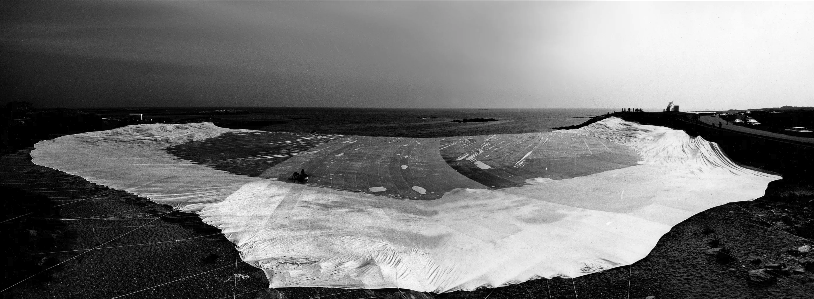 “Ocean Front” di Christo e Jeanne-Claude donata al Newport Art Museum
