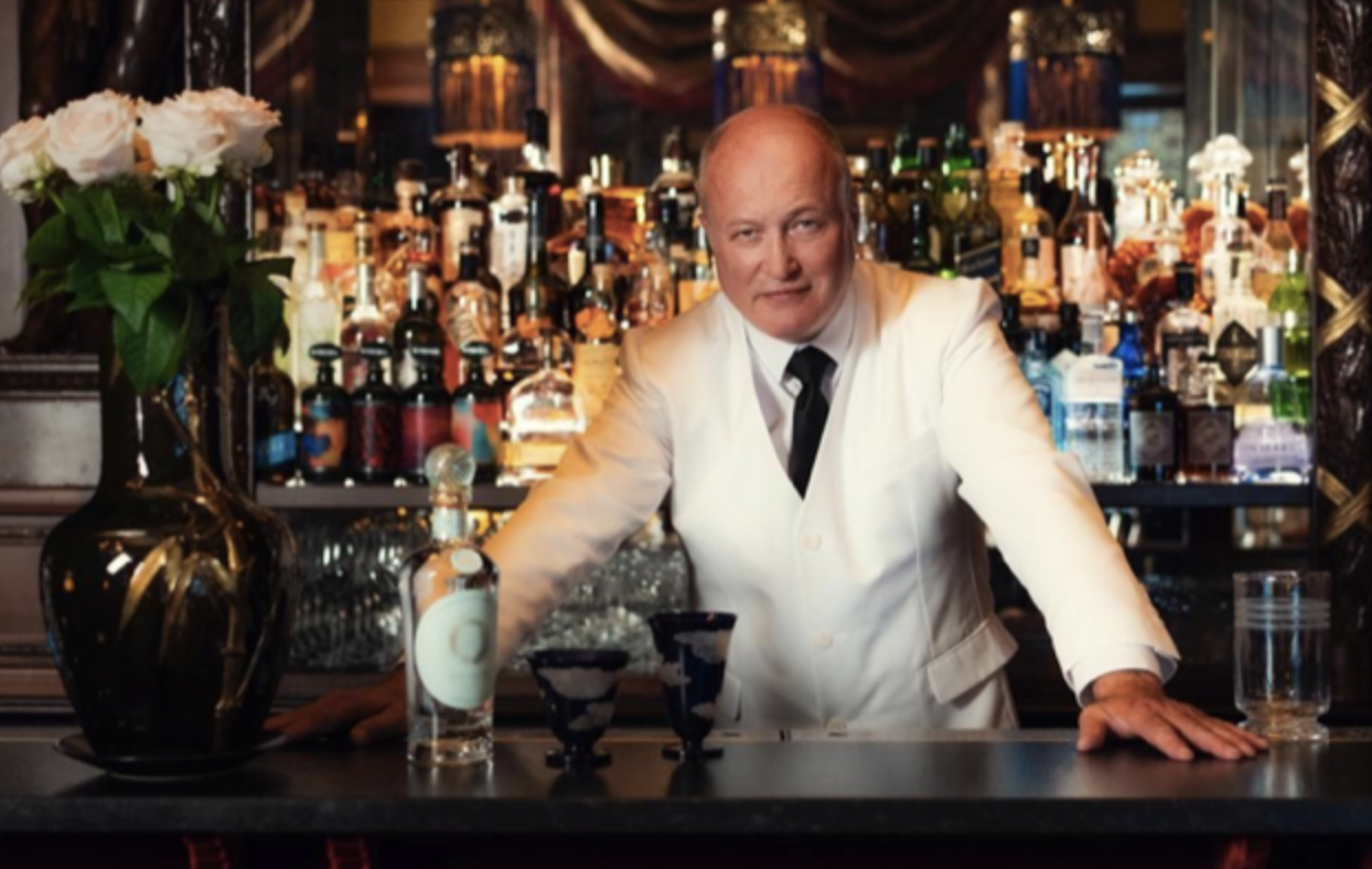 All’asta i tesori del leggendario bartender del Ritz, Colin Field
