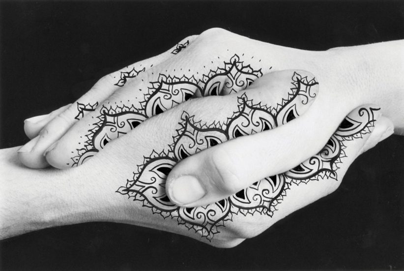 05 - Shirin Neshat, 1996, Untitled, gelatin silver print & ink, 28x35,5 cm, edition of 10 + 2 ap, courtesy of Noire Gallery.