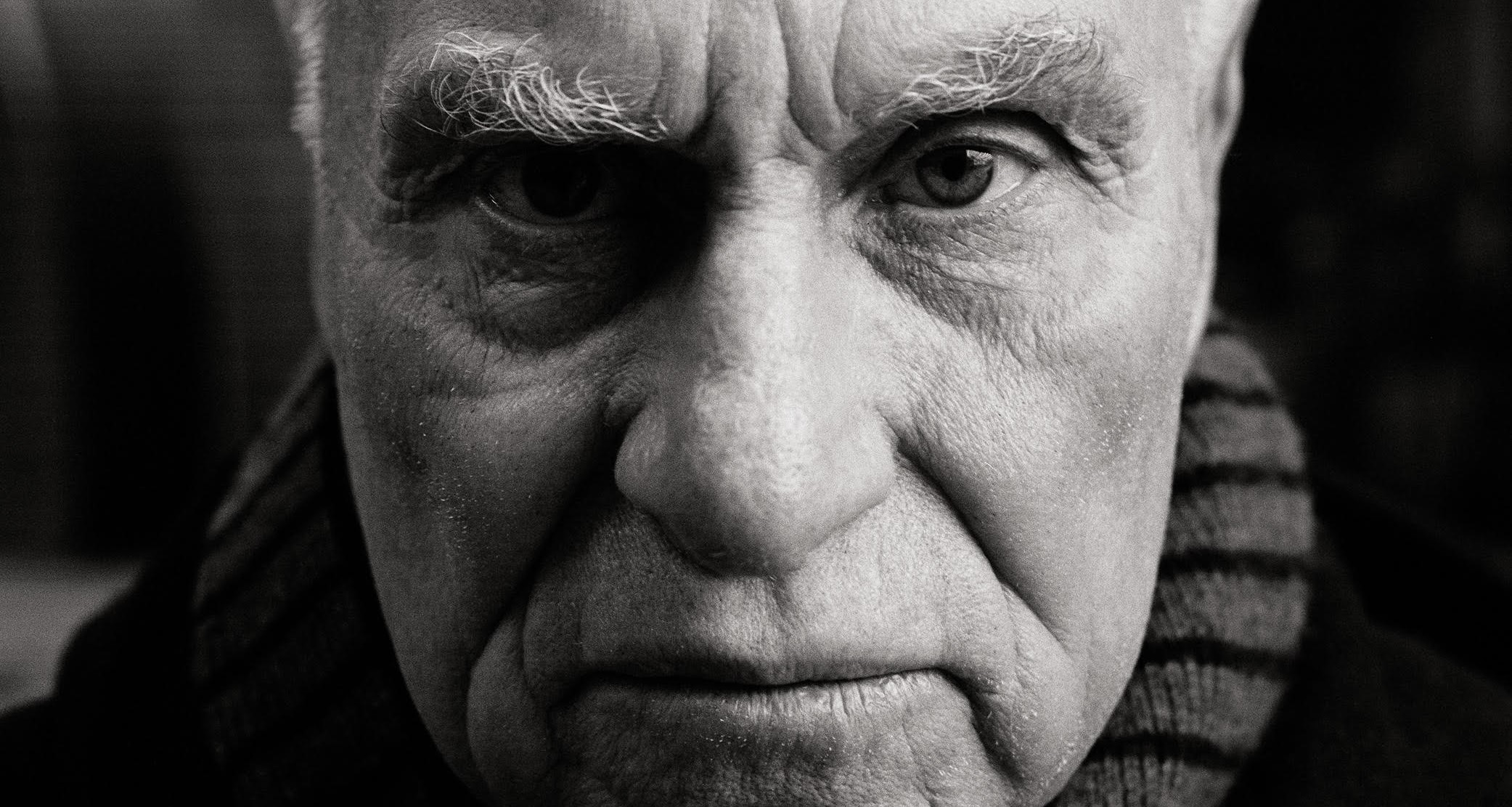 È morto Richard Serra, maestro della scultura minimalista. Aveva 85 anni