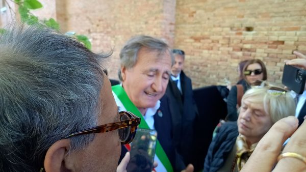 Il sindaco di Venezia Luigi Brugnaro spiega il suo intervento