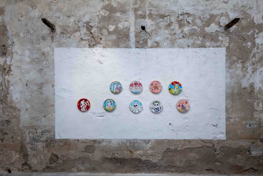 Andrea d’Amore, Il verme e il ragno, 2023, veduta dell’installazione presso Villa Aldobrandini Banchieri Rospigliosi, courtesy l’artista, foto ChorAsis