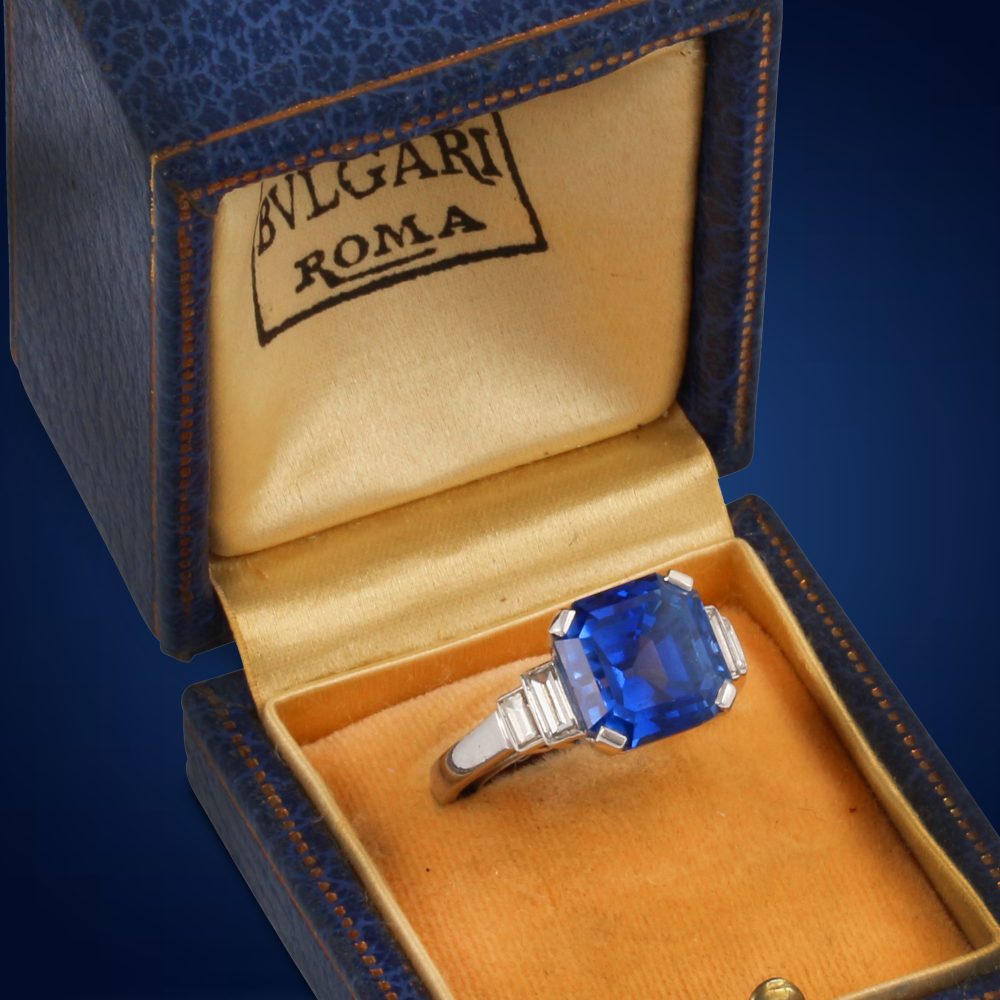 ANELLO, Bulgari. Platino, diamanti e zaffiro “Royal Blue” del peso di 8,74 ct, aggiudicato a € 80.640 (c.i.). 
