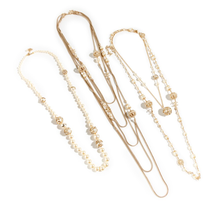 Chanel, Set of Two Faux Pearls and Rhinestones Long Necklaces, Métiers d'Art Paris-Rome Pre-Fall 2016 and Two Faux Pearls and Rhinestones Long Necklaces Fall-Winter 2015. Estimate 3,500 - 5,000 EUR