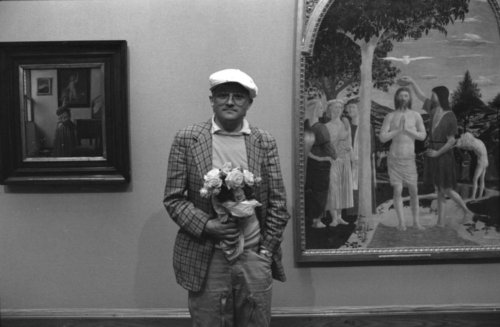 Photo showing David Hockney at a press showing of his "Artist's Eye" exhibition at National Gallery - June '81Photo by Robert Workman. From the Robert Workman Archive, Bishopsgate