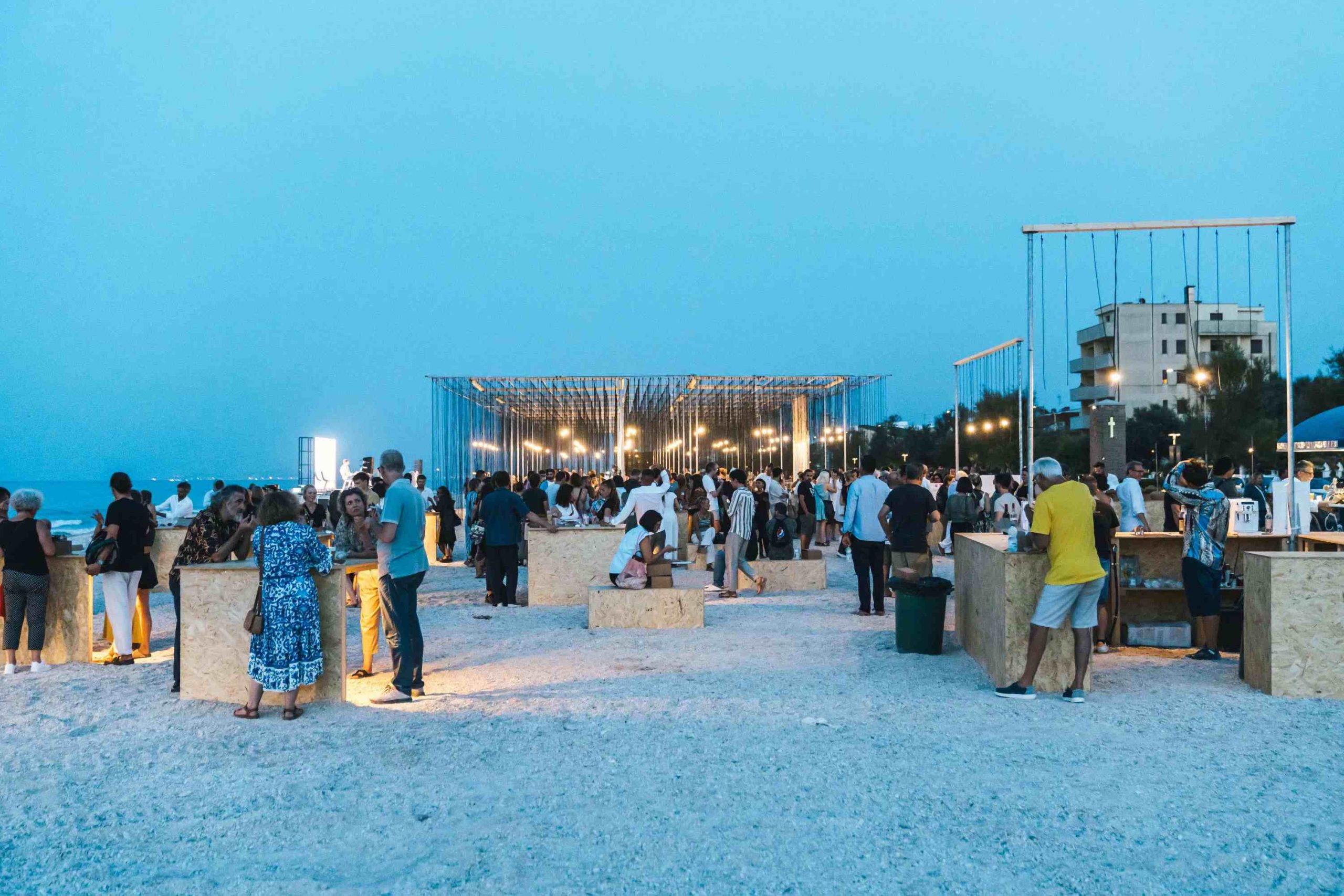 Demanio Marittimo. Torna la notte della creatività sulla spiaggia di Senigallia