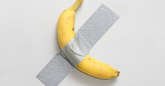 La Banana di Cattelan è da record storico: 6,24 milioni di dollari a Sotheby’s New York