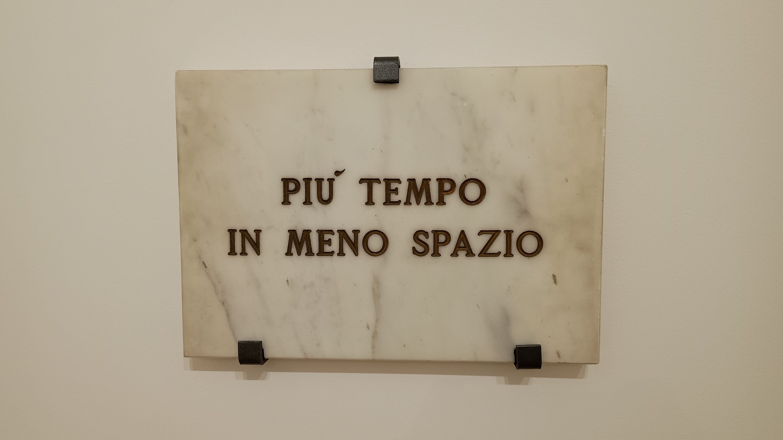 Arrivare in tempo. Video e intervista per raccontare la grande mostra di Salvo