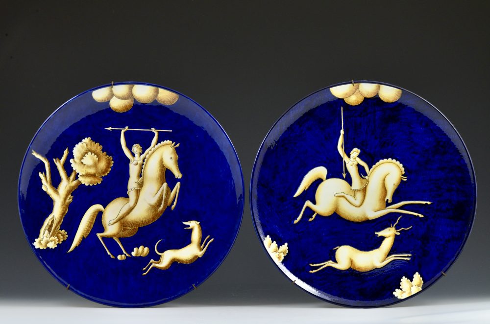 Coppia di piatti Venatoria Gio Ponti, Società Ceramica Richard-Ginori Doccia (Firenze), 1928 circa ∅ cm 35,5