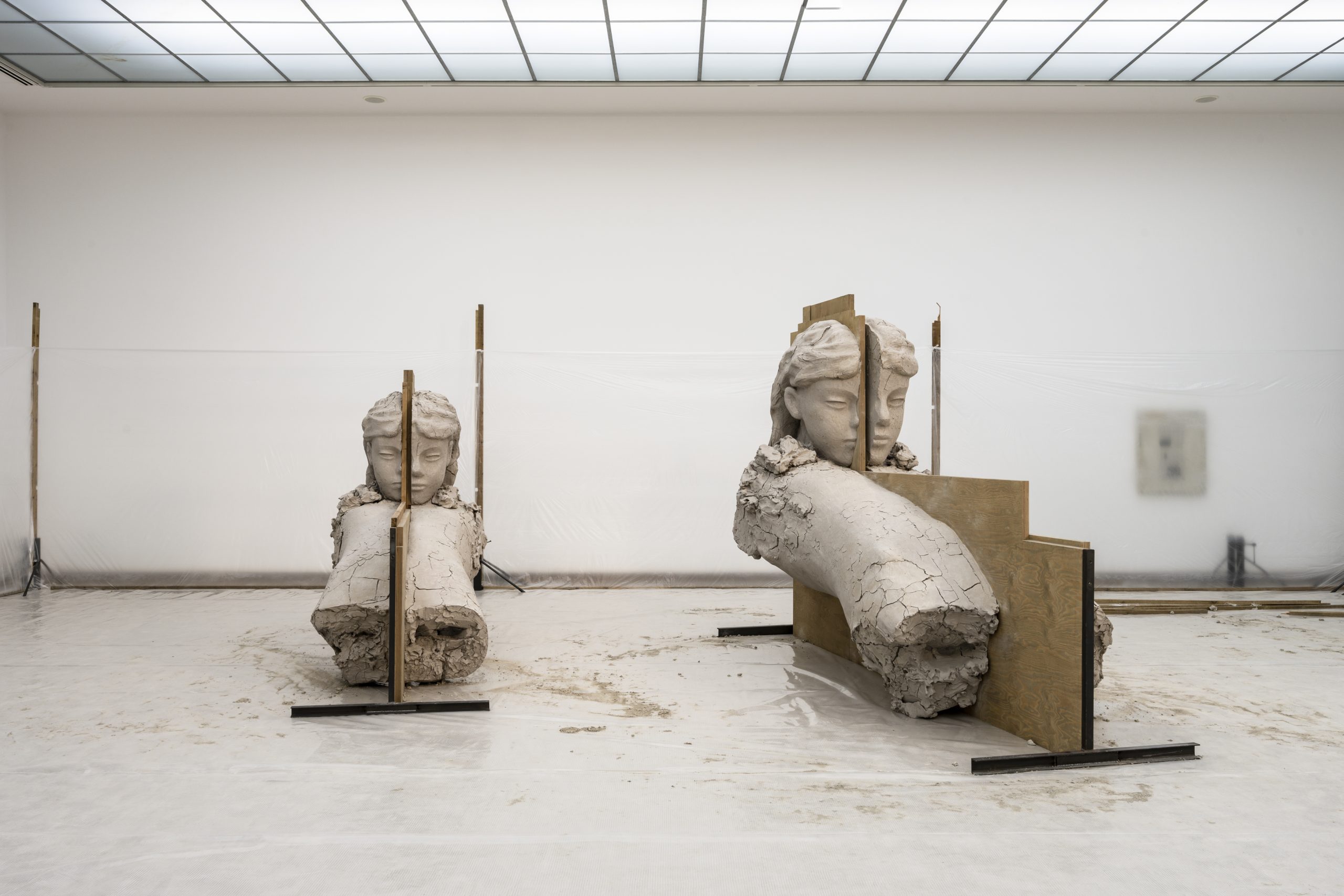 Scivolare dall’architettura alla narrazione: Mark Manders