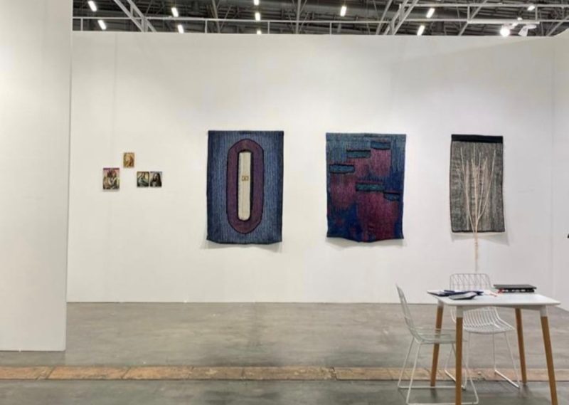 Lo stand della Galleria Giovanni Bonelli alla Cape Town Art Fair 2025