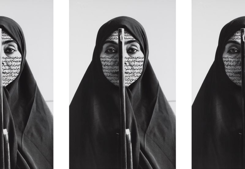 Shirin Neshat, Rebellious Silence, dalla serie Women of Allah, 1994, Stampa ai Sali d’argento e inchiostro. Copyright Shirin Neshat. Courtesy l’artista e Gladstone Gallery