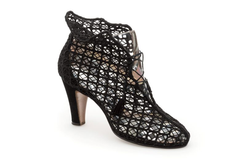 Salvatore Ferragamo, Stivaletto, 1948, merletto ad ago di Tavarnelle, Firenze, Museo Ferragamo