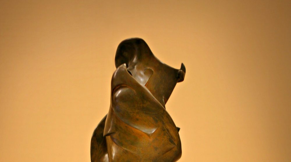 Umberto Boccioni, Forme uniche della continuità nello spazio, 1913 (particolare)