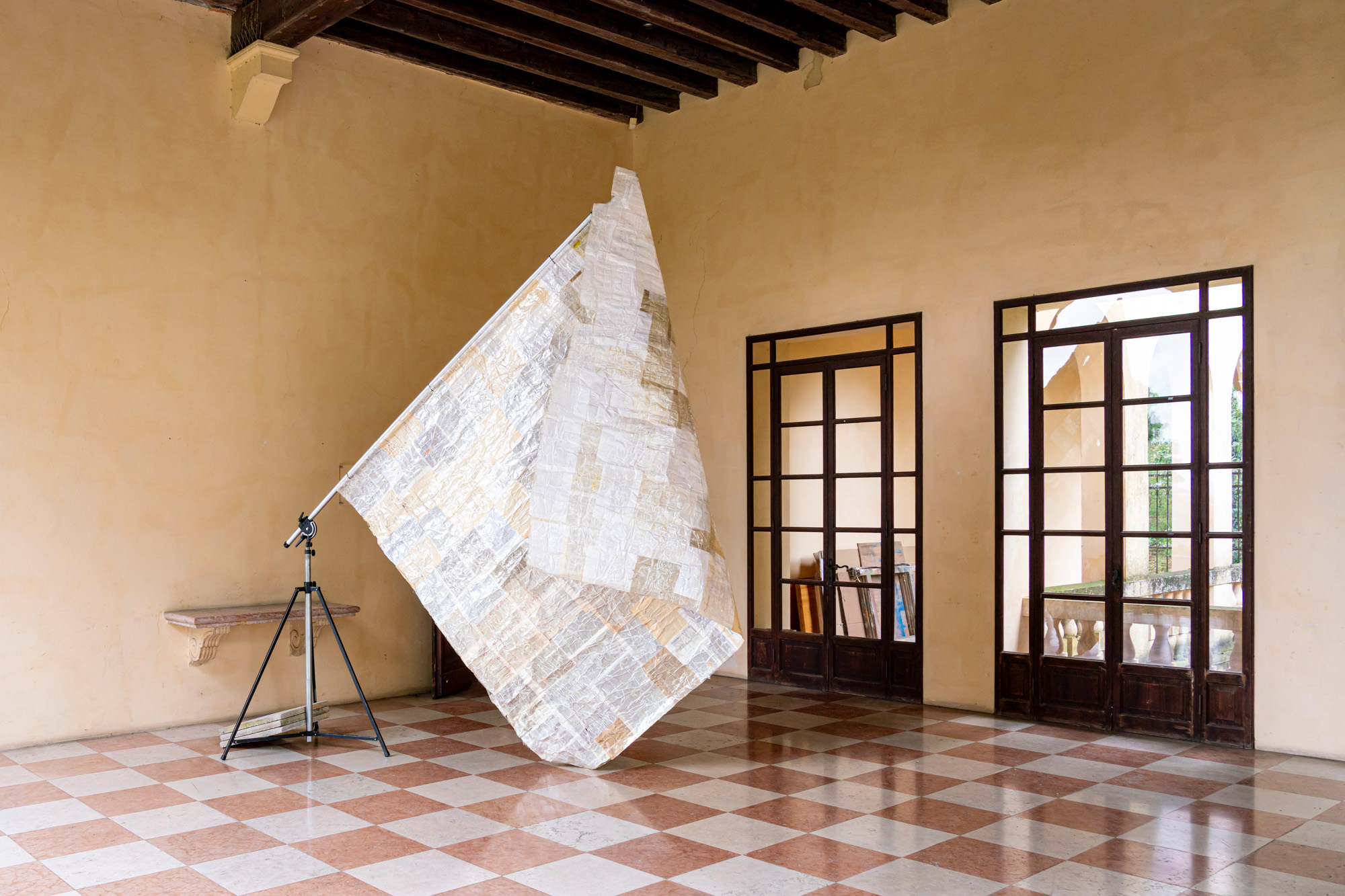 “Unexpected Folding”: l’arte trasformativa di Pierluigi Slis