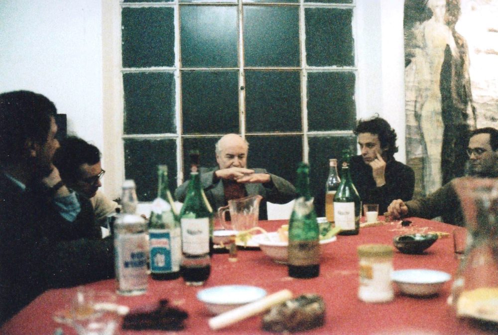 Cena nel 1984, studio Bruno Ceccobelli, Roma, da sinistra Pizzi Cannella, Gallo, Scialoja, Tirelli, Ceccobelli