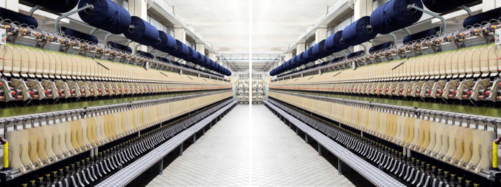 Francesco Jodice, Lanificio Ermenegildo Zegna, filatura. Dittico, 2024, cm 54 x 70 (ciascuna)