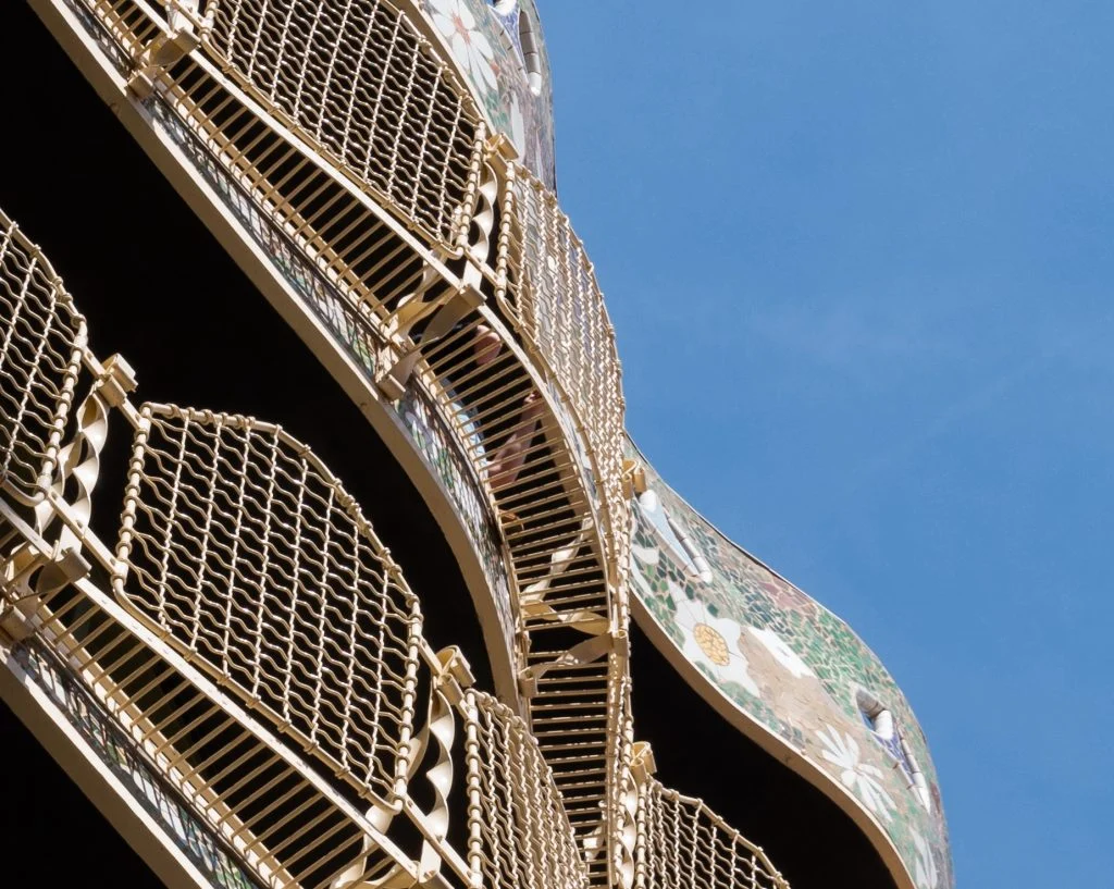 Dopo 100 anni un restauro riporta la facciata di Casa Batlló al suo volto originale