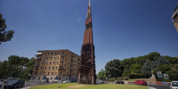 Arnaldo Pomodoro, Lancia di luce, Terni